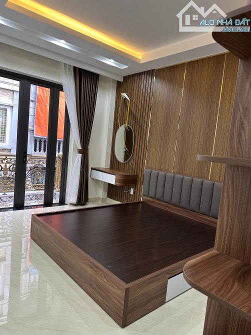 Bán nhà 4 tầng thiết kế hiện đại ngay gần ngã tư Cát Dài Mê Linh - 6