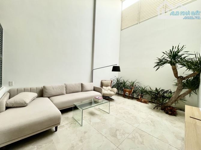 Bán Nhà 6 Lầu .Thang Máy . phạm Văn Chiêu . Gò Vấp . Hẻm 8m . 4 x16 . Giá Chỉ 13 tỷ 8 - 6