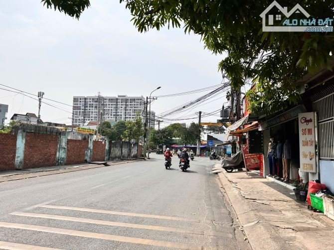 Hiếm -bán 2 căn nhà MT đường An Bình, Dĩ An, Bình Dương, DT: 216m2 7.4mx29m, giá 21.8TY - 6