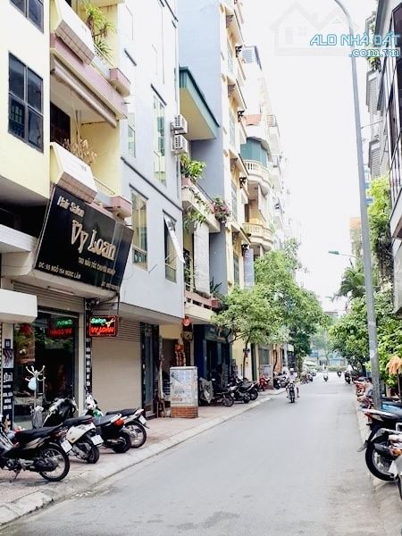 Nhà Đẹp - Phân Lô Ngọc Lâm 41m - Mt Gần 5m Ô Tô Tránh - 2 Thoáng Trước Sau - 6