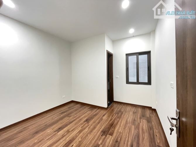 Hoàng Cầu, Phân lô oto tránh, Vỉa hè, Sát phố, 7 tầng TM. 51m2, MT 3.7m. 23.8 tỷ! - 6