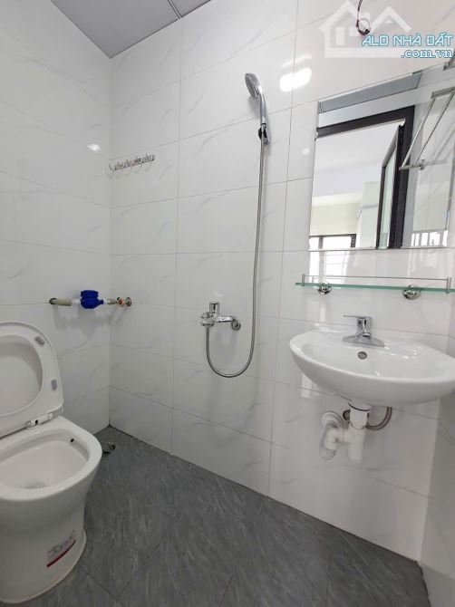 Cho Thuê CCMN 521 An Dương Vương Tây Hồ 25m2 Gác Xép Giường Ban Công Cửa Sổ Thang Máy - 6