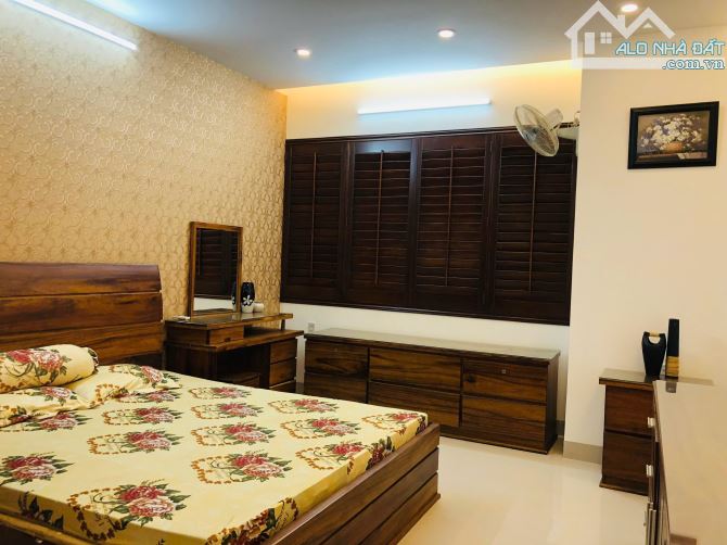 Bán Nhà 4 Tầng- Mặt Tiền đường Trần Nguyên Hãn -Định Cư ( Ngang 8 mét) - 6