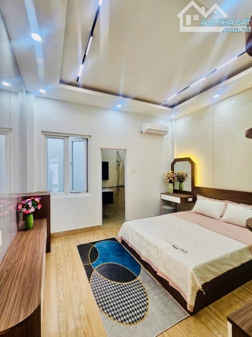 Bán nhà gần Emart Phan Huy Ích – 4x17m – 4 tầng – ô tô ngủ trong nhà – chỉ nhỉnh 8 tỷ - 8
