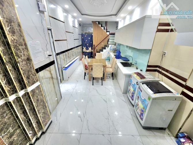 CĂN HỘ DỊCH VỤ 4 TẦNG - DOANH THU 30 TRIỆU/THÁNG - VỊ TRÍ VÀNG HUỲNH TẤN PHÁT, NHÀ BÈ - 9