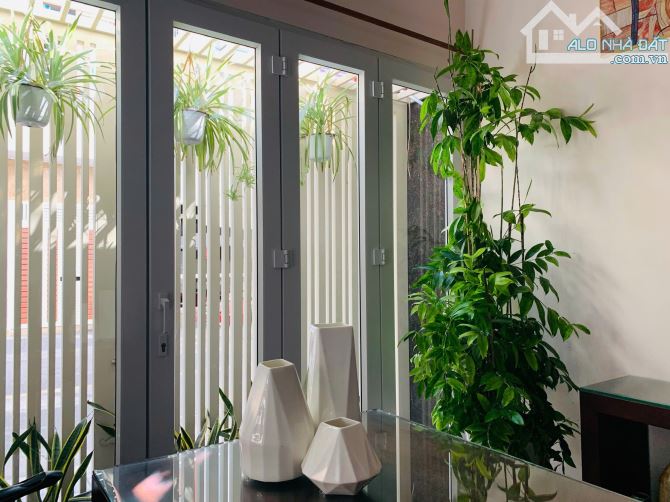 Bán Nhà 4 Tầng- Mặt Tiền đường Trần Nguyên Hãn -Định Cư ( Ngang 8 mét) - 9
