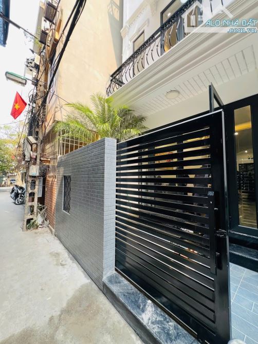 Bán nhà Đường Nguyễn Trãi Siêu phẩm 60m2 5 Tầng Nhà Đẹp 3 mặt thoáng Ngõ Ô Tô