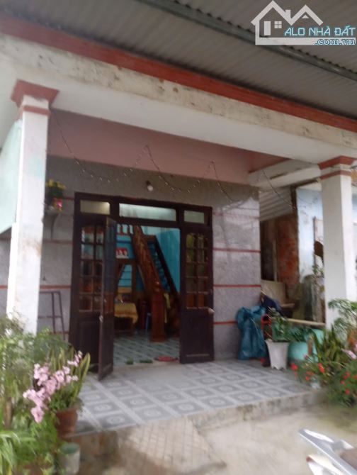 BÁN ĐẤT TẶNG NHÀ CẤP 4 TRỤC CHÍNH XÃ BA- HUYỆN DÔNG GIÁNG- QUẢNG NAM.