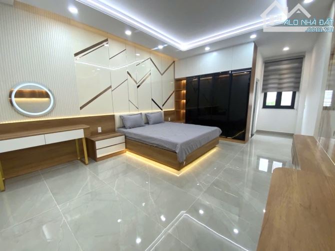 BÁN NHÀ CẠNH TÊN LỬA HẺM XE HƠI BÌNH TÂN 100m2 NHỈNH 5TỶ