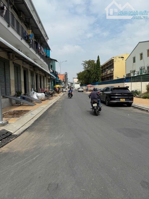 Đất xe tải 105m2 gấp bán gần chợ binh trị đông, đường tên lửa bình tân chỉ 6.x tỷ  còn bớt