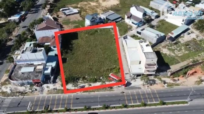 👌👌👌Bán 2740 m² đất mặt tiền đường 36m Nguyễn Tất Thành, TT Long Hải