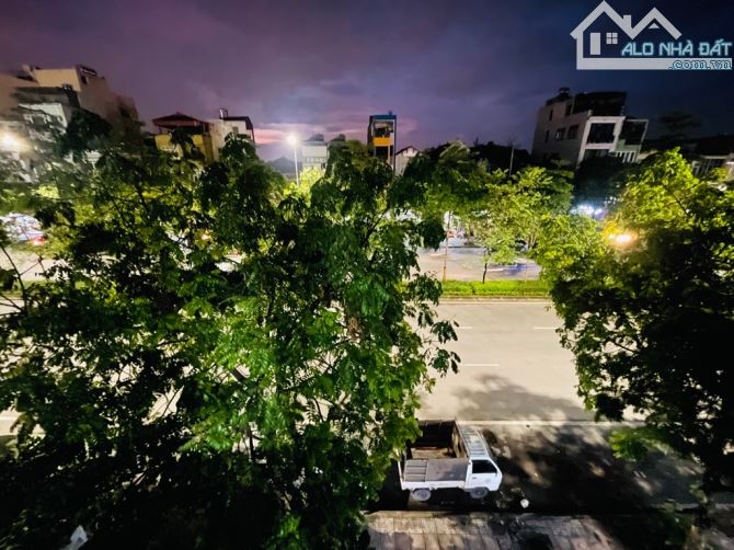 Mặt phố Ngô Gia Tự-Long Biên. Kinh doanh - Cho thuê dòng tiền ổn định.