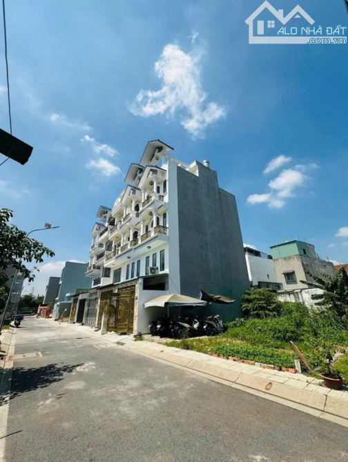 Bán gấp lô đất khu CenterHome đường 11 P.Trường Thọ,Thủ Đức. Diện tích 64,6m2 giá 5,8 tỷ