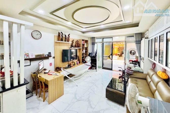 Bán nhà Phan Đăng Lưu Phú Nhuận, 5 Tầng 4.3m x 8m, hẻm Xe hơi - Giá 9.3 tỷ TL