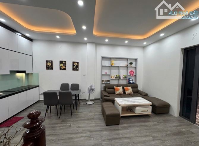 Bán nhà Cầu Cốc 38mx 5T ngõ thông Ô TÔ đỗ cửa ở sướng 5,95 tỷ