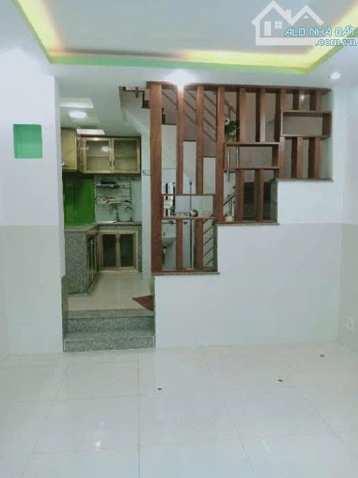 Bán nhà 3 tầng, 30m2, Quang Trung, Gò Vấp, SHR, nhỉnh 3 tỷ