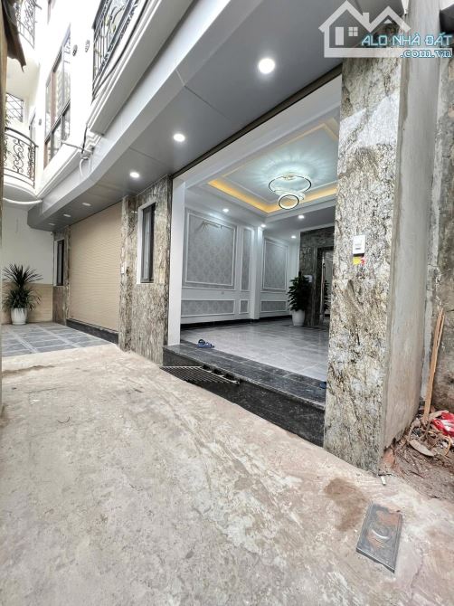Khương Đình - Thanh Xuân DT: 35m, 6 tầng, mt4.5m, giá 8.9 tỷ