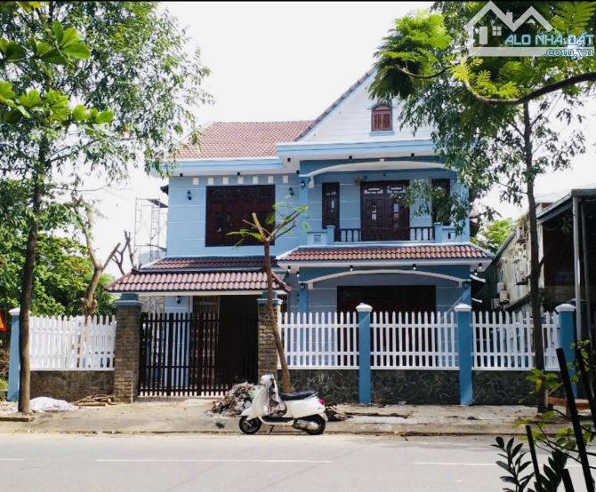 🔥 Bán đất tặng nhà 2 tầng đường 10m5 Đồng Xoài .  - Diện tích 224m2 ngang 15m -