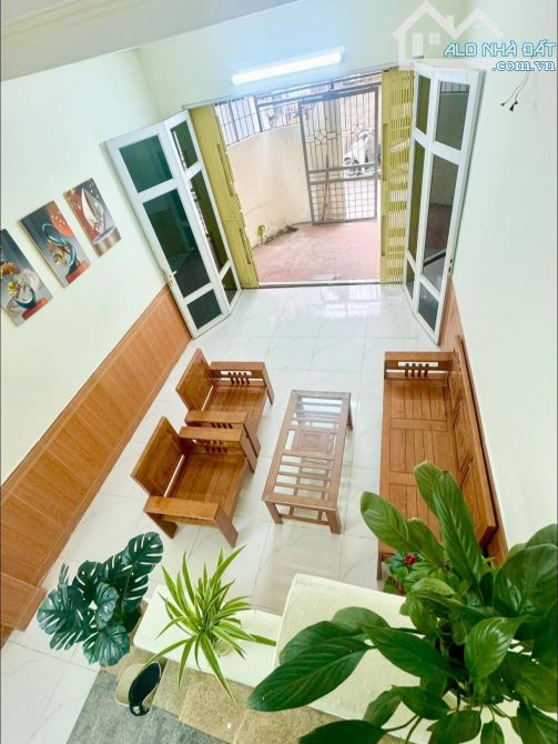 Bán nhà trong ngõ đường Phù Long lô góc