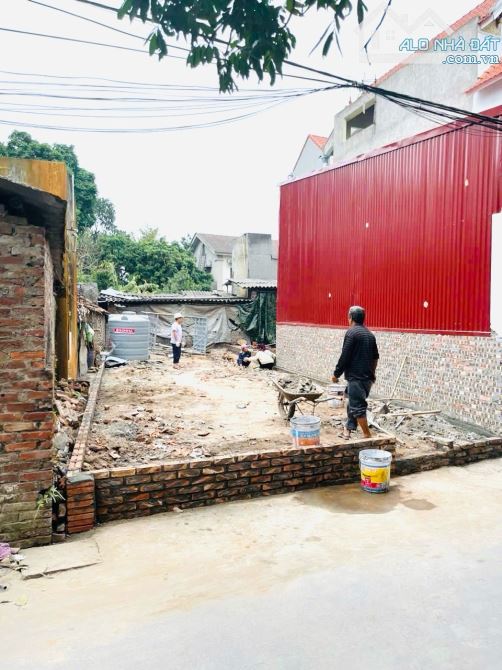Nhỉnh 4 tỷ đồng sở hữu 82m đường 2 ô tô tránh đất ở Vĩnh Khúc - xã Nghĩa Trụ gần KCN, VĐ4