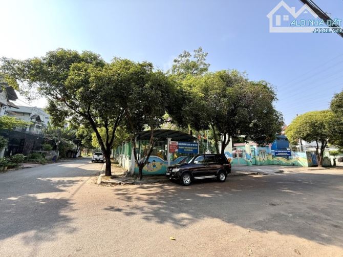 Bán Đất Biệt Thự Khu CoCa CoLa Linh Trung 8x22=175 M2 GIÁ 13,7 Tỷ