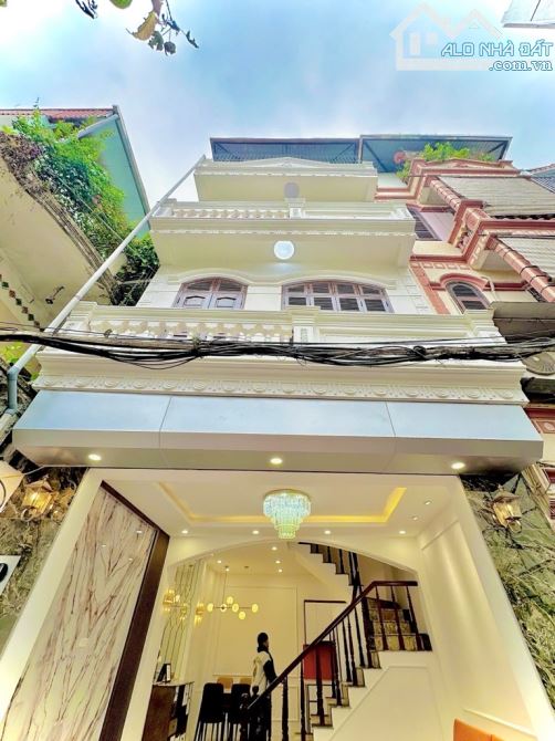 Nhà đẹp Trương Định - 2 thoáng - Ngõ 3M - 38m2 4 tầng 4 ngủ giá 6.5 tỷ.