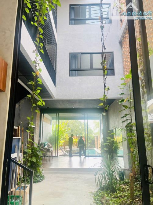 Hạ giá bán nhanh villa điện ngọc giá còn 7 tỷ 3 tầng 5pn 7wc hồ bơi  374m2