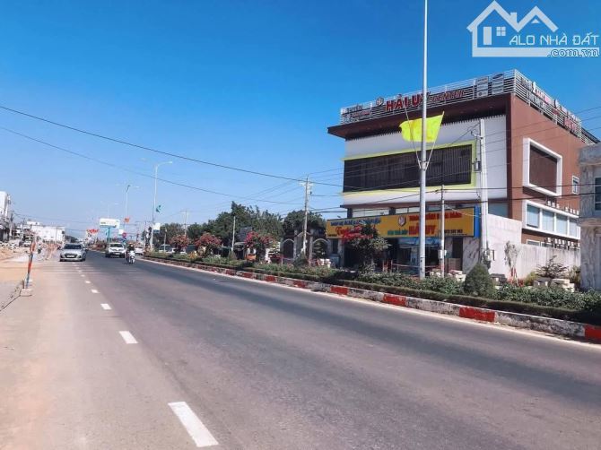 👌👌👌Bán 2740 m² đất mặt tiền đường 36m Nguyễn Tất Thành, TT Long Hải - 1