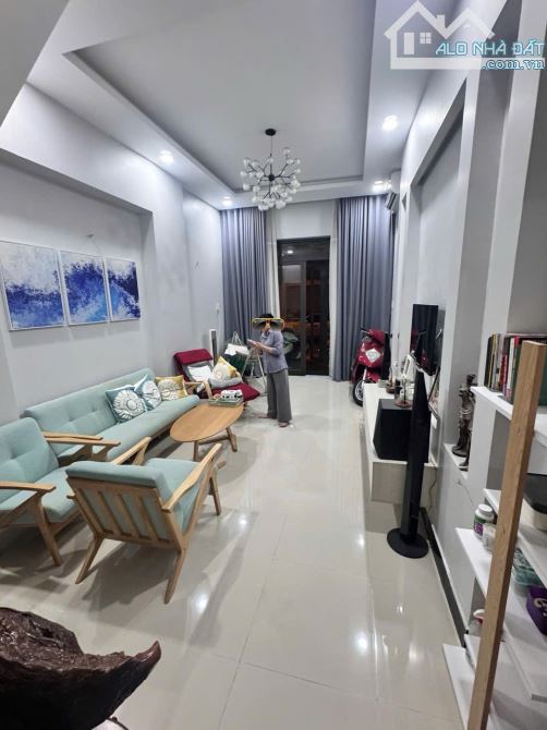 BÁN NHÀ MẶT TIỀN PHƯỜNG 14 QUẬN 8 - 1