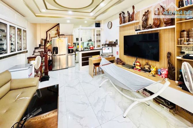 Bán nhà Phan Đăng Lưu Phú Nhuận, 5 Tầng 4.3m x 8m, hẻm Xe hơi - Giá 9.3 tỷ TL - 1