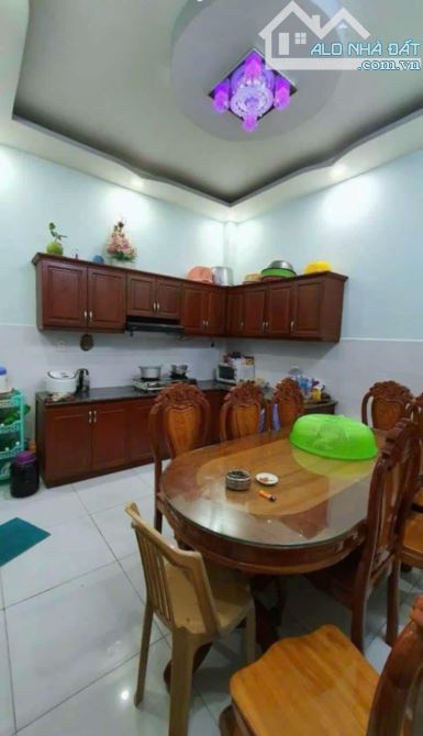 🔥🔥Nhà 3 lầu sát Nguyễn Duy Trinh - 4 tỷ 390 - Đường to lớn, nhà 3 lầu, 4PN, như hình - 1