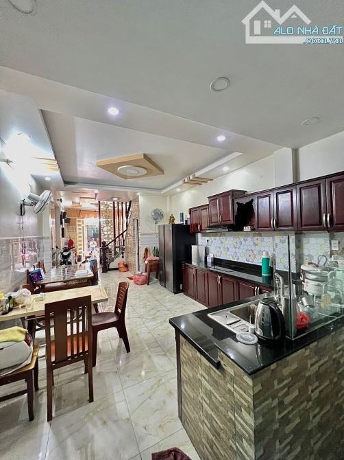 ✨ ”HIẾM” NHÀ ĐẸP 4 TẦNG, 61M2 (4x14M), FULL NỘI THẤT (5PN, 6WC) gần NGÃ TƯ BỐN XÃ - 7,4 TỶ - 14