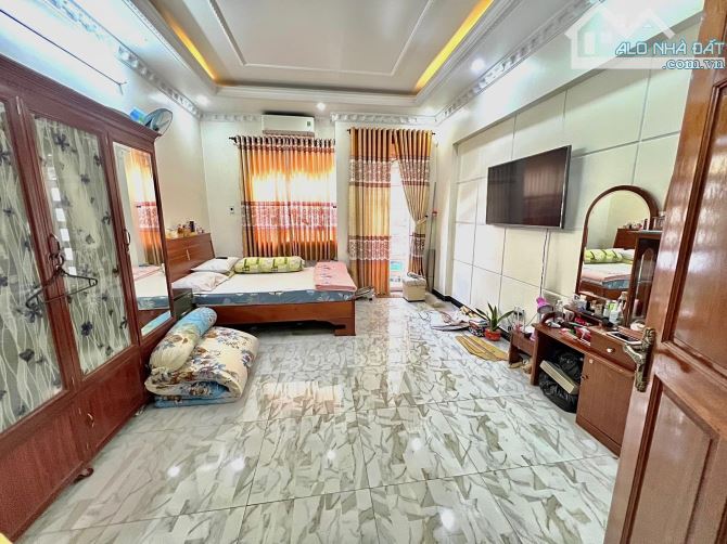 ✨ ”HIẾM” NHÀ ĐẸP 4 TẦNG, 61M2 (4x14M), FULL NỘI THẤT (5PN, 6WC) gần NGÃ TƯ BỐN XÃ - 7,4 TỶ - 15