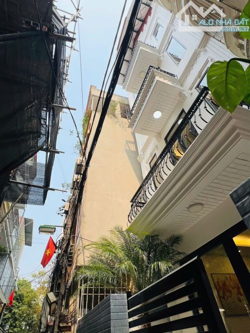 Bán nhà Đường Nguyễn Trãi Siêu phẩm 60m2 5 Tầng Nhà Đẹp 3 mặt thoáng Ngõ Ô Tô - 2