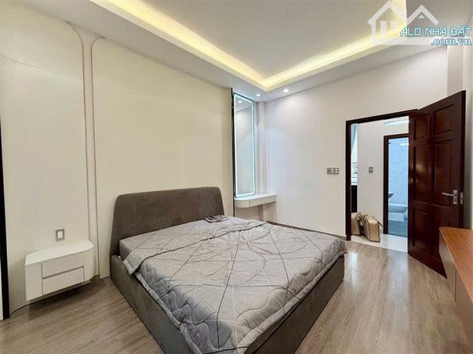 NHÀ ĐẸP LUNG LINH CHỦ THIẾT KẾ TỈ MỶ TỪNG CHI TIẾT SÁT MẶT TIỀN HUỲNH TẤN PHÁT - HẺM CAO R - 2