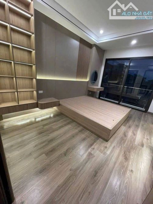 Bán Nhà Phố Tư Đình Long Biên 30m 5T MT4.3m Chỉ 6.5 Tỷ Sát Mặt Phố, Ô Tô Tránh Dừng Đỗ - 2