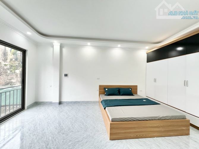 Chỉ duy nhất 1 căn phố Trương Định 30m 3 tầng 2 ngủ ngõ thông gần phố - 4.8 tỷ - 2