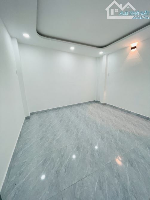 HXH ÂU DƯƠNG LÂN (CÁCH 10M) - NHÀ 3 TẦNG BTCT - 3,7X13M - 4PN - Ở NGAY - 5 TỶ NHỈNH - 3
