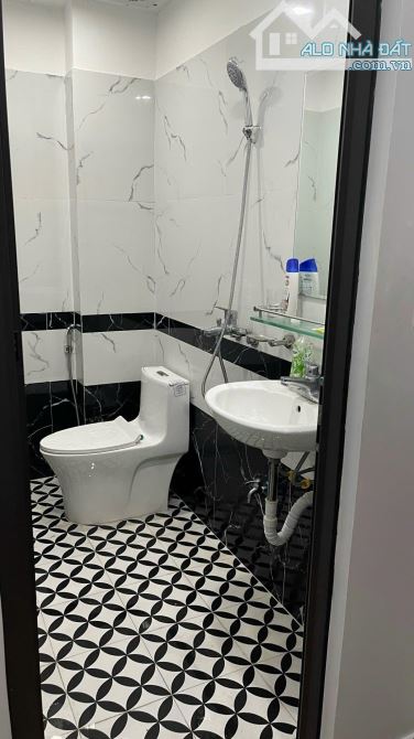 BÁN NHÀ NGÕ KHƯƠNG ĐÌNH Ô TÔ ĐỖ NGÀY ĐÊM – THANG MÁY – 61M2 - 6 TẦNG- HƠN 15 TỶ - 3