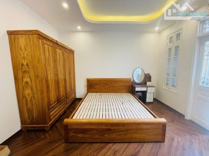 Hoàng Mai - Oto vào nhà - 60m*5T - 15 Tỷ - Không đăng ảo - 3