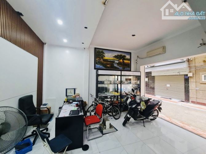 Trần Quốc Hoàn-Cạnh ĐH Quốc Gia-Phân Lô -Ô Tô Vào Nhà -TT Cầu Giấy DT 32m .5 Tầng .12 Tỷ - 3