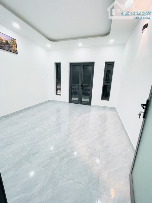HXH ÂU DƯƠNG LÂN (CÁCH 10M) - NHÀ 3 TẦNG BTCT - 3,7X13M - 4PN - Ở NGAY - 5 TỶ NHỈNH - 4