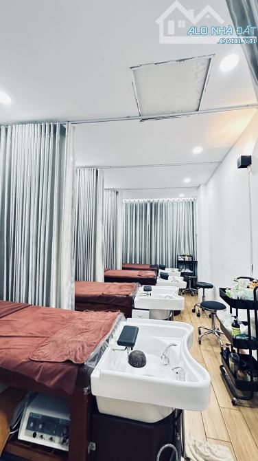 MẶT TIỀN NGUYỄN CẢNH CHÂN - KHU ẨM THỰC TRUNG TÂM QUẬN 1 - 4 TẦNG - DT 3M x 10M - 10.8 TỶ. - 4