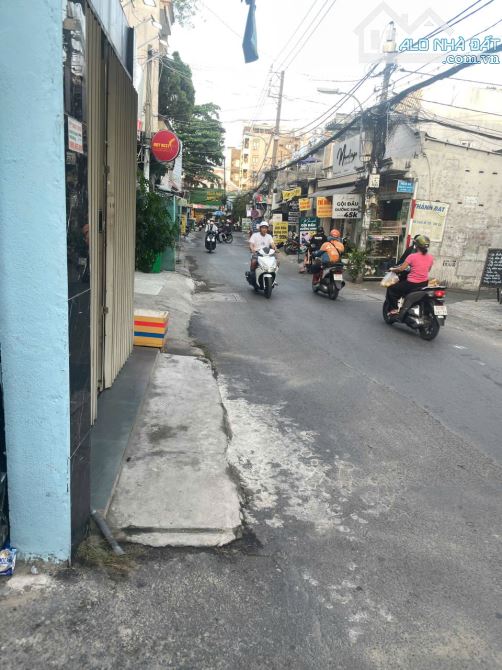 (BÁN GẤP) NHÀ CỰC ĐẸP GIÁ RẺ TẠI P6,GÒ VẤP,SỔ HỒNG RIÊNG,Ô TÔ ĐỖ CỬA, DT42m2 - CHỈ 7x TỶ - 4