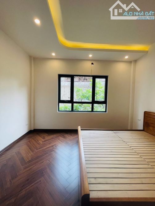 Hoàng Mai - Oto vào nhà - 60m*5T - 15 Tỷ - Không đăng ảo - 4