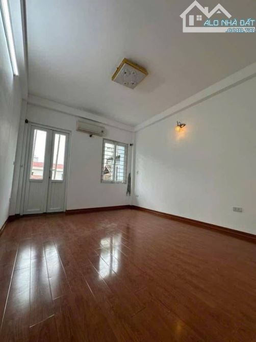 Bán nhà Ngọc Thụy Long Biên 30m 5T MT3.7 chỉ 5.96 tỷ gần ô tô, gần mặt phố - 4