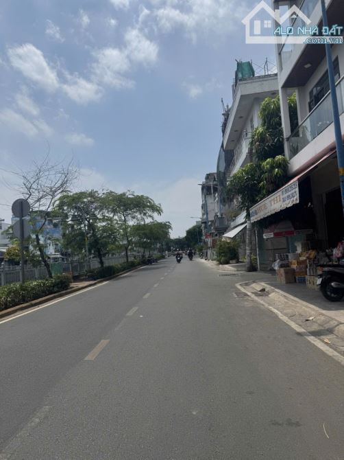Quân 6, MT Hồng Bàng, Nhà đẹp 3 tầng, 83m2, ngang 5.5m, kinh doanh.Giá rẻ. - 4