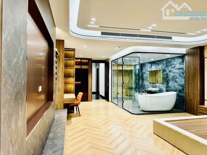 Bán Nhà Đẹp Ngọc Lâm - Bể Bơi Vô Cực - NT Đẳng Cấp Trời Âu - Dt + Mt Khủng - 6