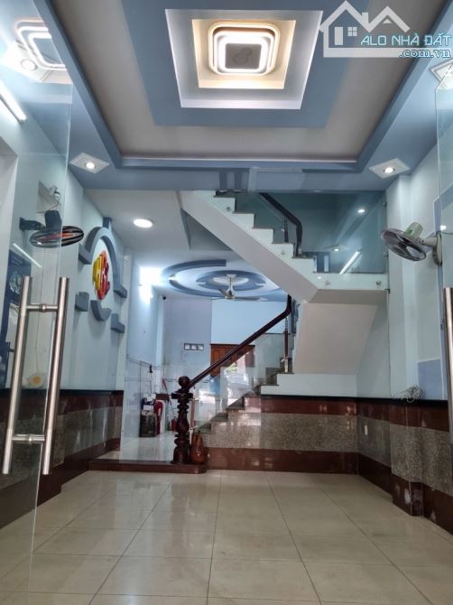 MẶT TIỀN KINH DOANH HUỲNH THỊ HAI, Quận 12, dt 73  × 4 TẦNG,  giá siêu rẻ, chỉ 7.8 tỷ - 8