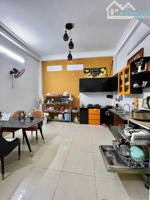 ✨ HẺM XE TẢI 8M THÔNG, khu dân trí an ninh yên tĩnh, 69M2 (4.6x15M), 1 Trệt 2 Lầu - 6,6 TỶ - 9